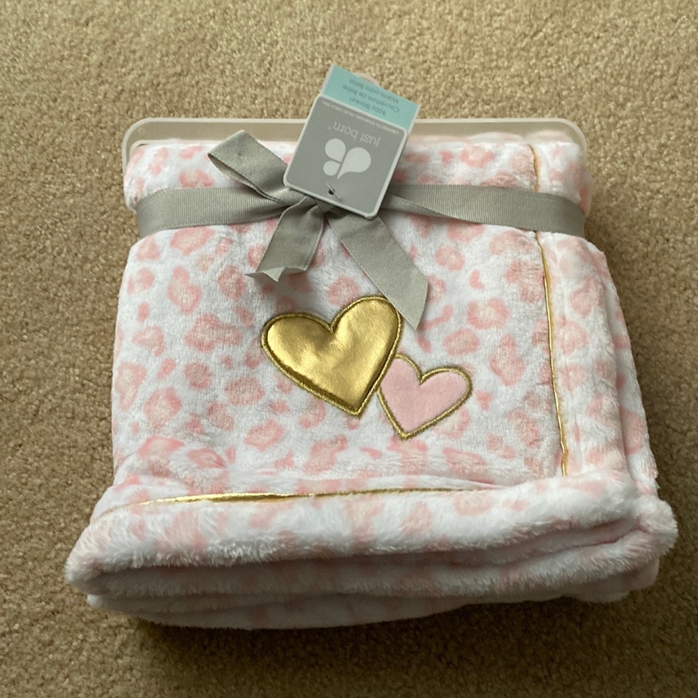 Just born leopard baby girl blanket with hearts